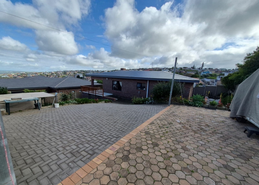 7 Bedroom Property for Sale in Dana Bay Western Cape